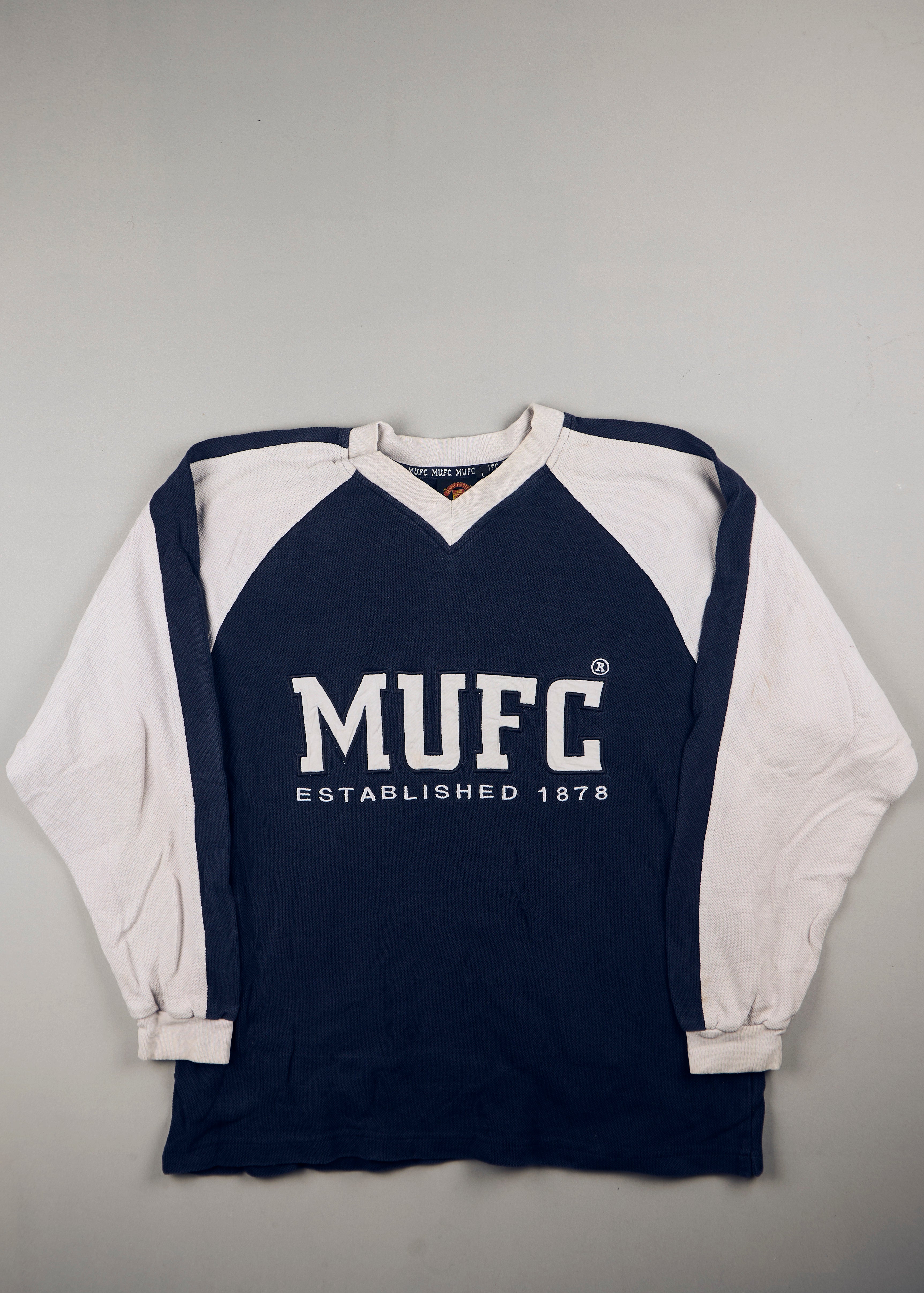 - Sweatshirts (L)