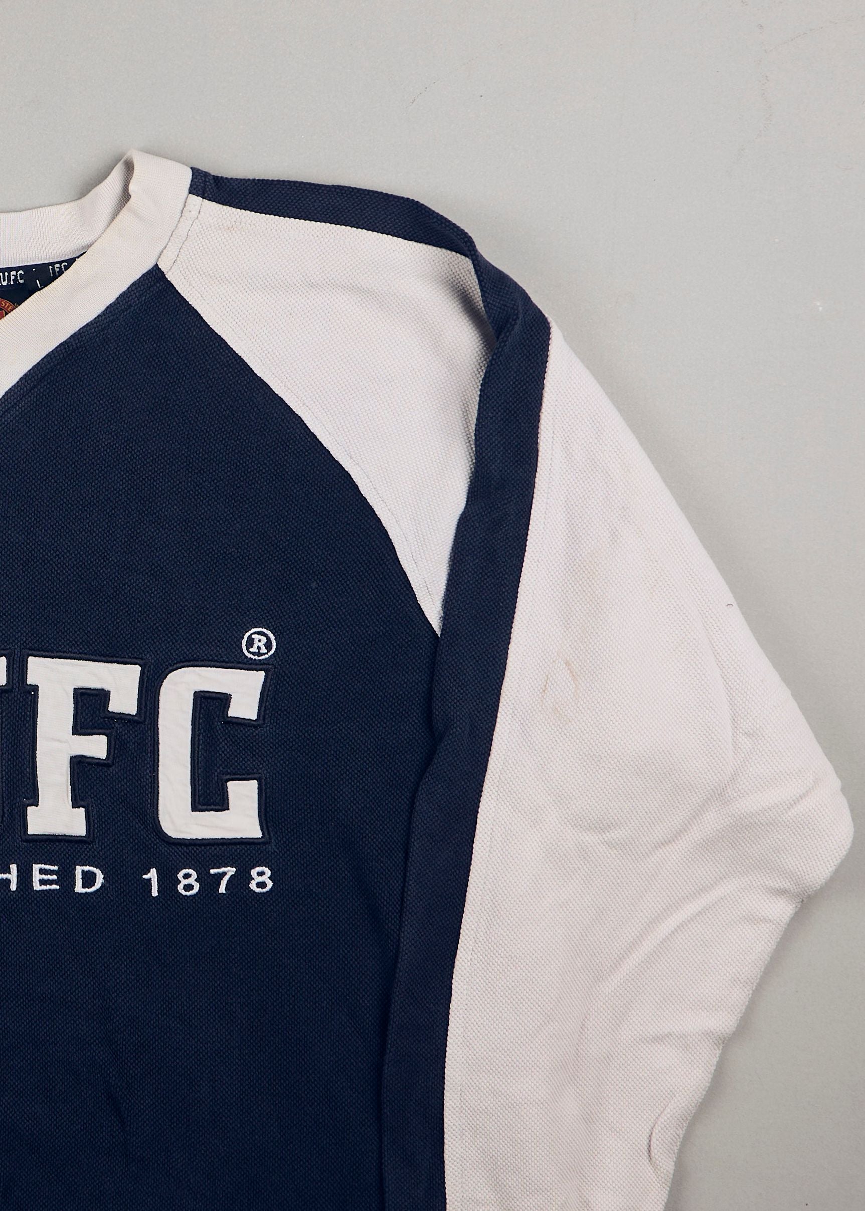- Sweatshirts (L)