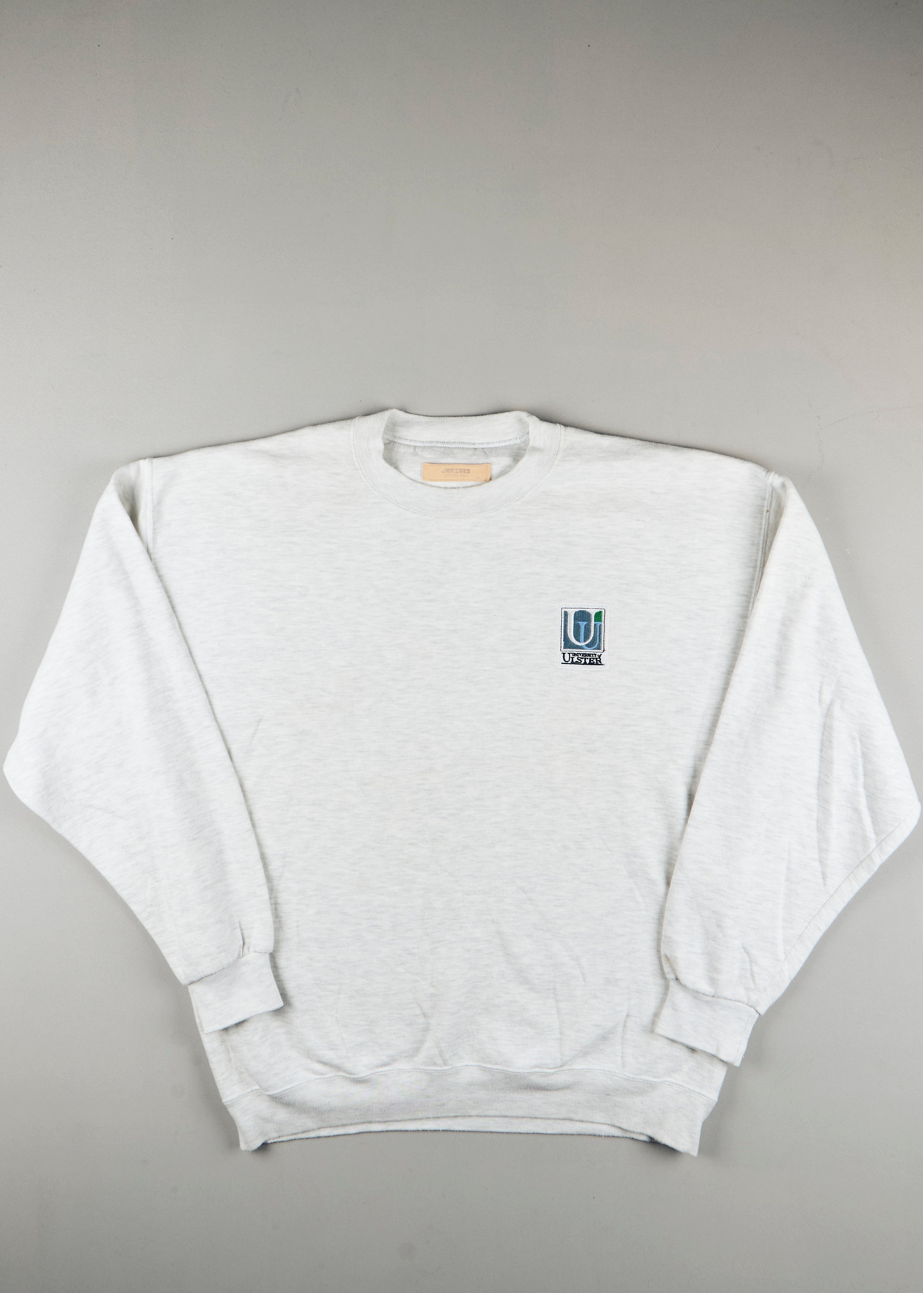 - Sweatshirt (XL)