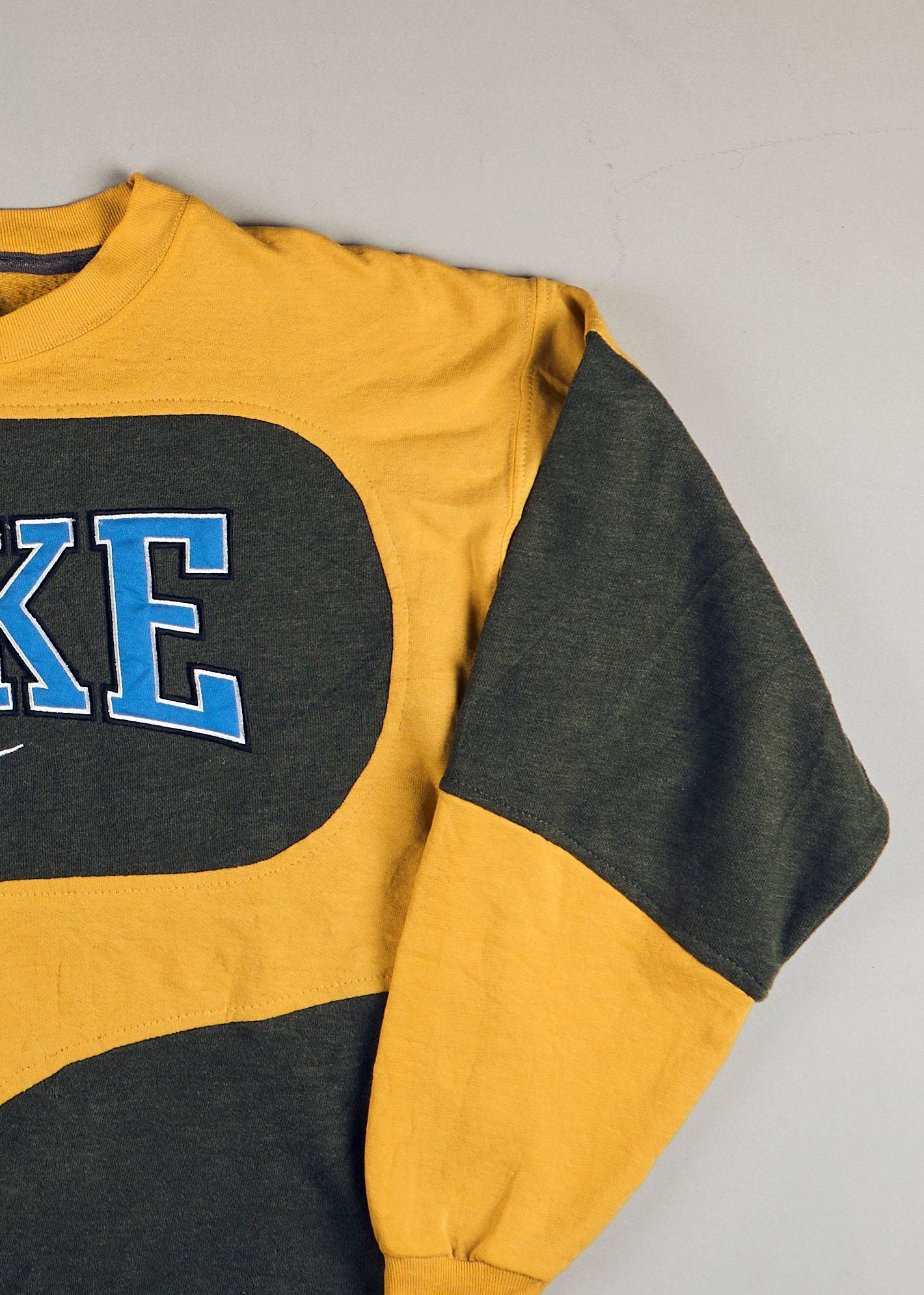 Nike - Sweatshirts (M)