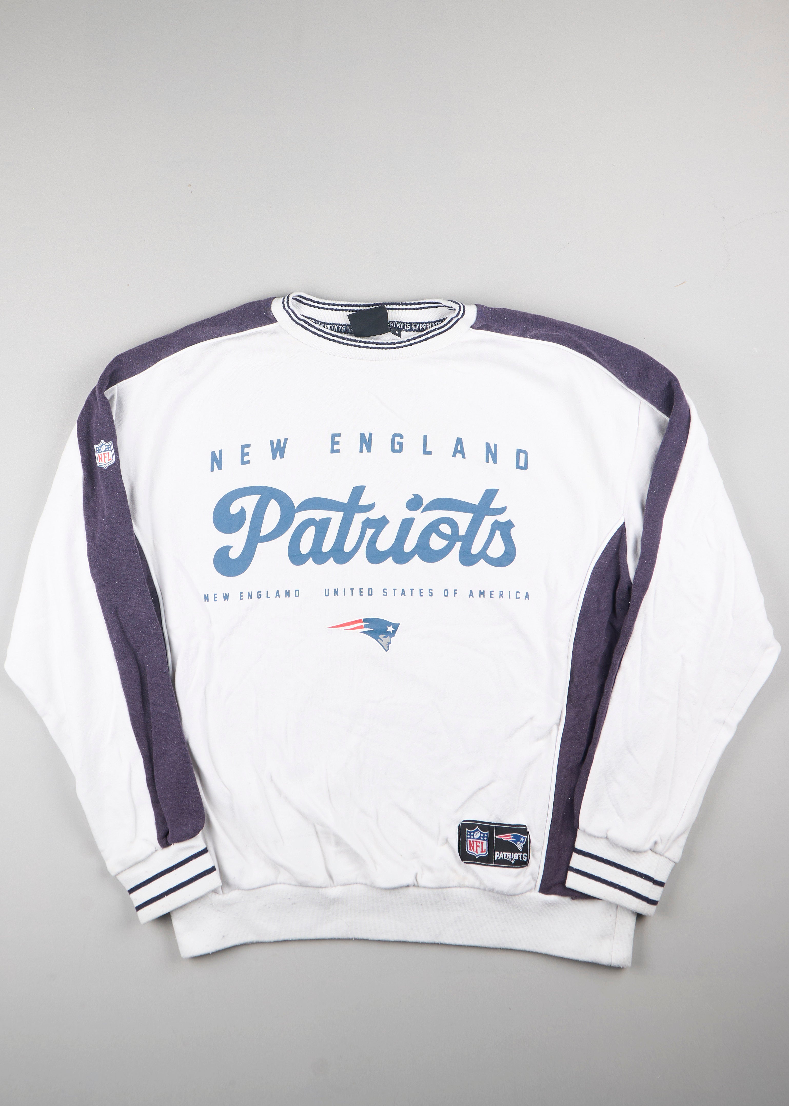 - Sweatshirt (S)