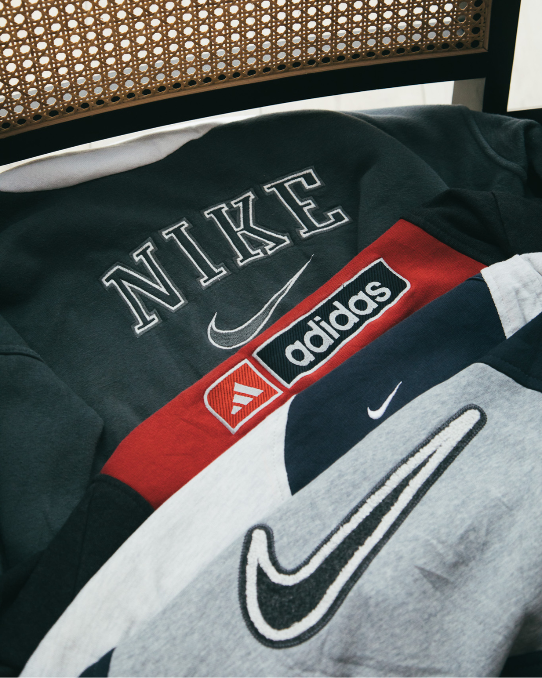 <tc>Vintage Renewe Sweatshirt Mystery Box</tc>