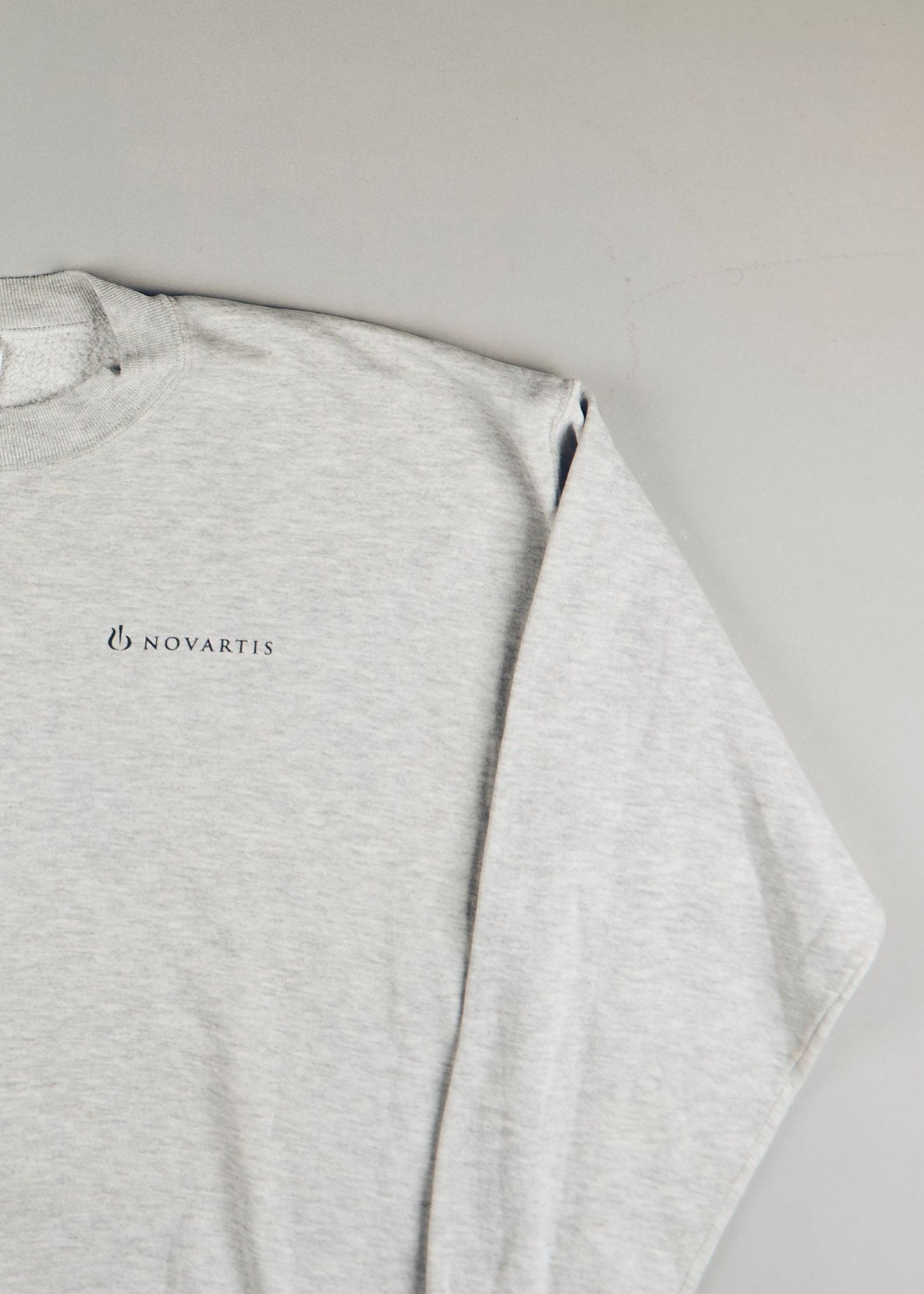 - Sweatshirt (XL)