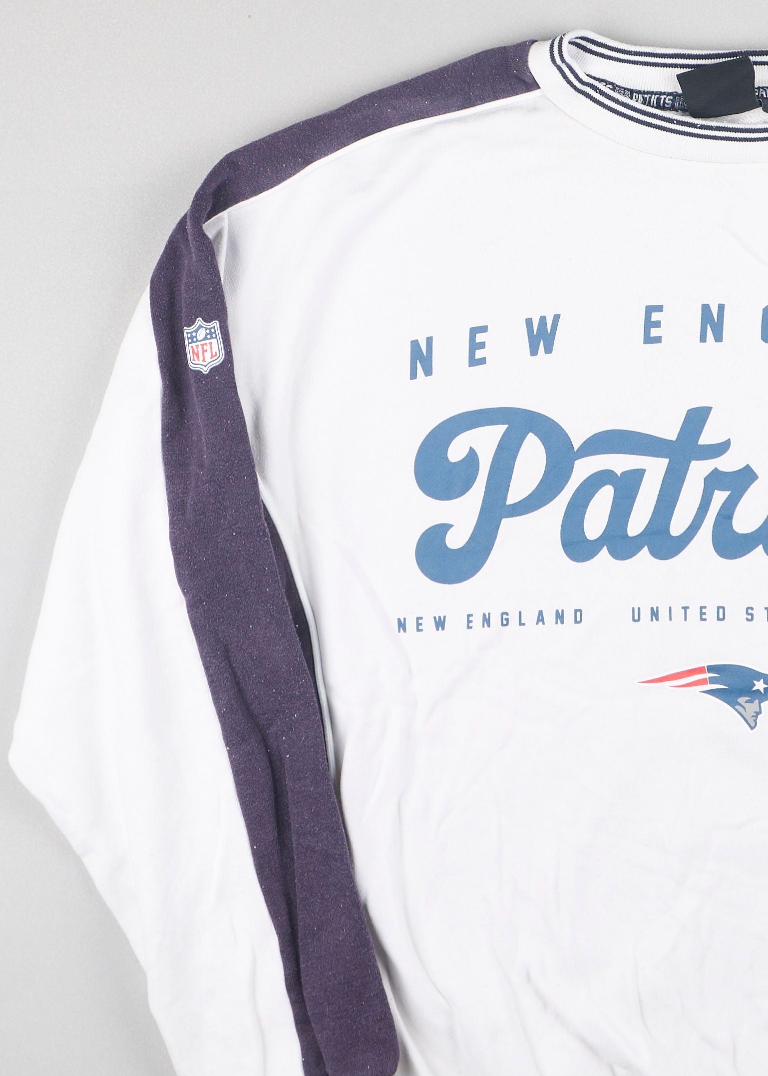 - Sweatshirt (S)